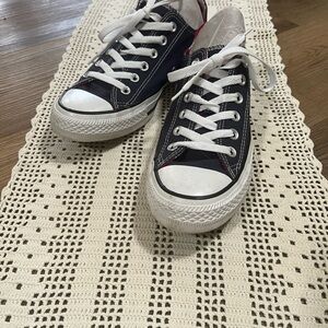 Converse Chuck Taylor Low-Top navy Sneakers double tongue women’s 8 1/2